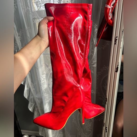 Super cute red boots - Picture 1 of 3